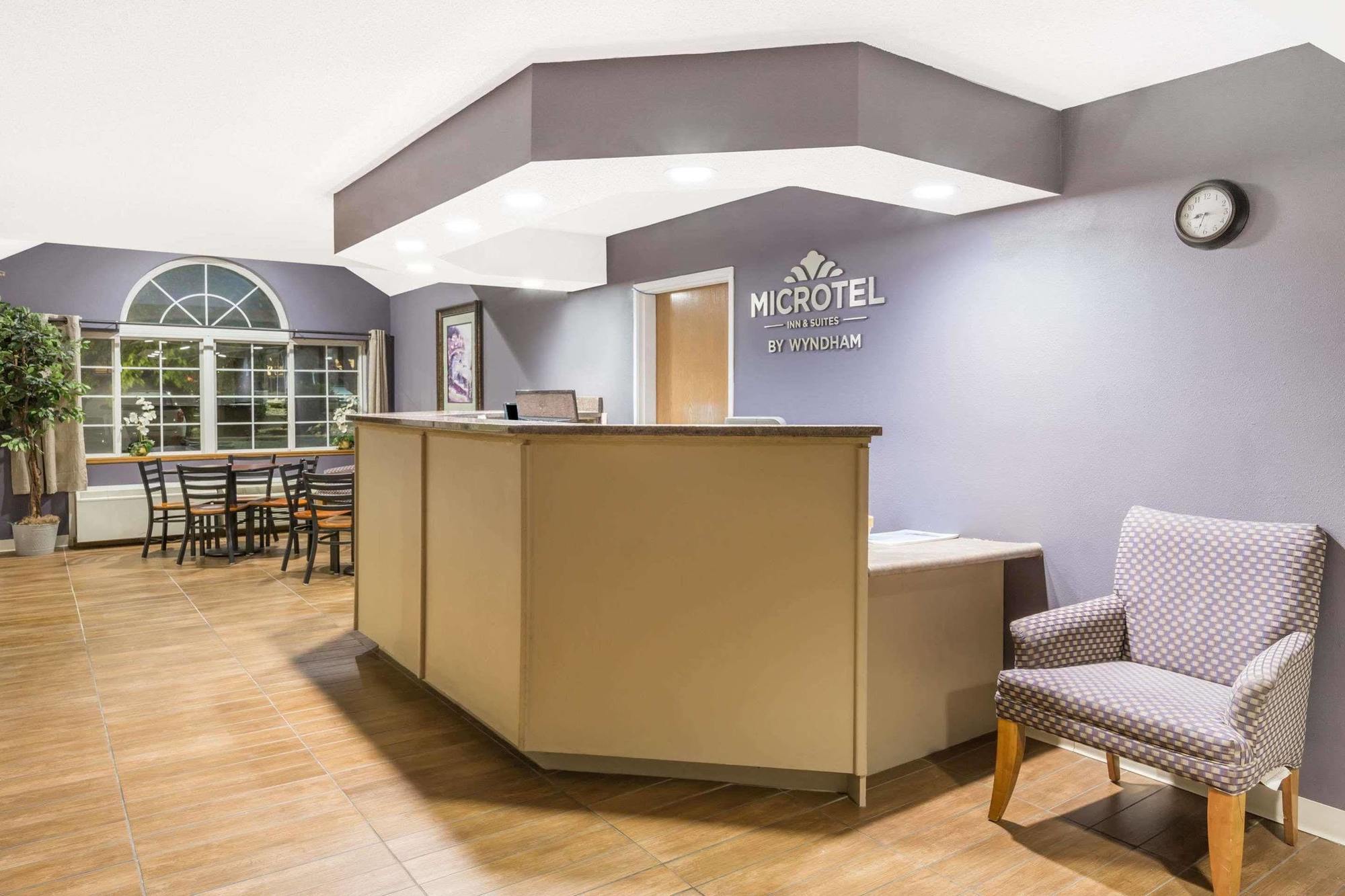 Microtel Inn & Suites By Wyndham Sioux Falls Exterior photo